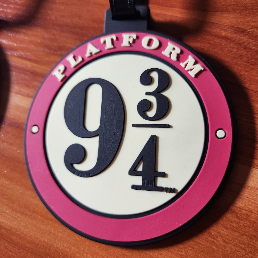 Harry Potter Platform 9 3/4 Bag Tags - Picture 2 of 5